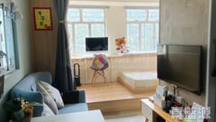 利寶大廈 極高層 E室 屯門