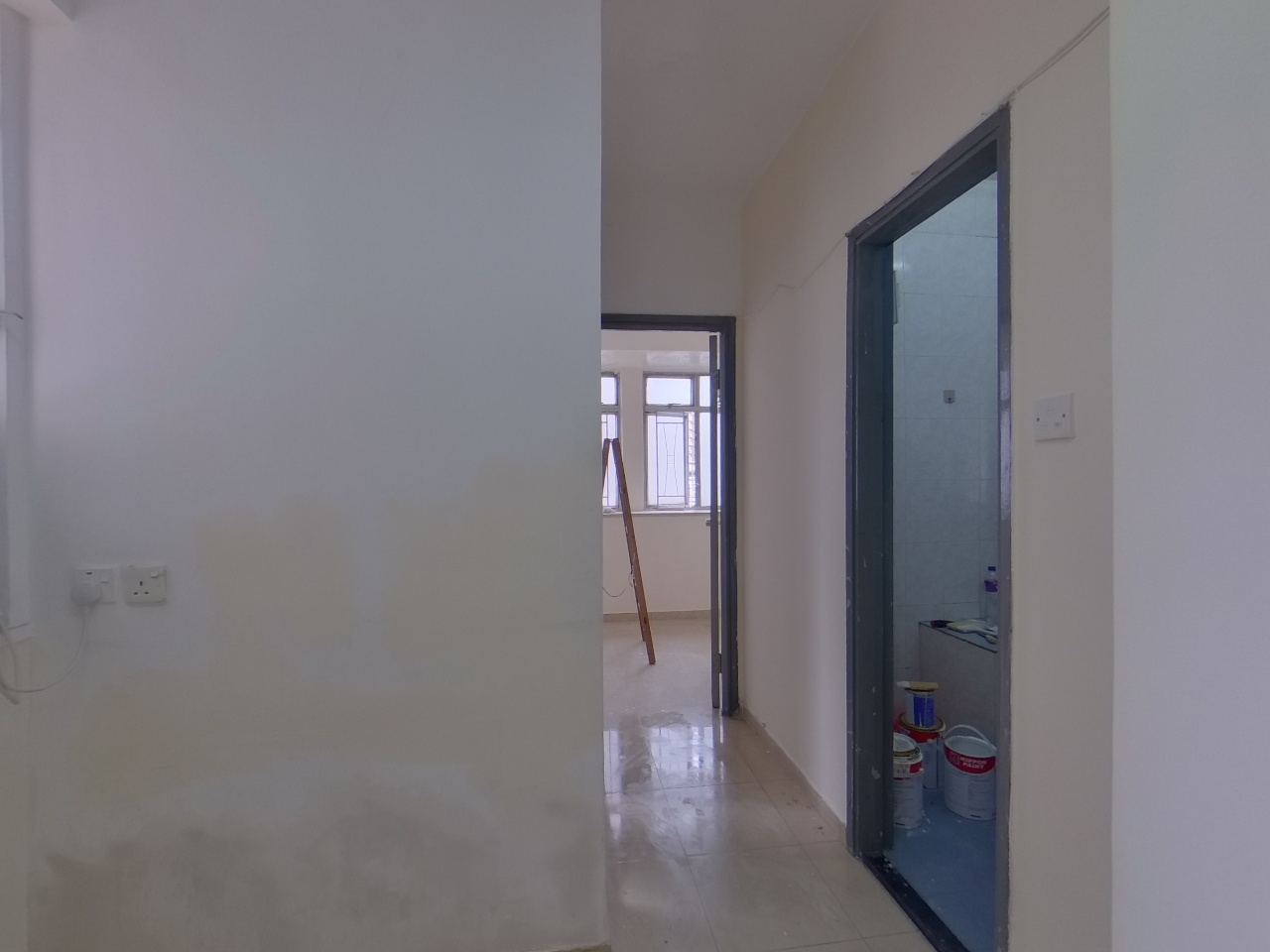 KAR WAH BUILDING Low Floor Zone Flat F Tuen Mun